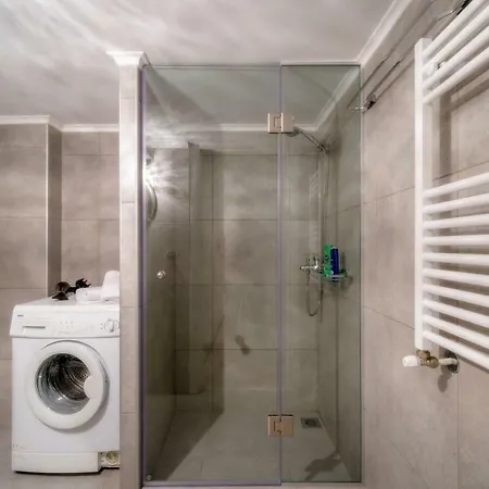 Acropolis Deluxe Apt. شقة سالونيك