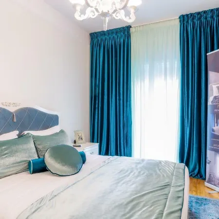 Acropolis Deluxe Apt. *